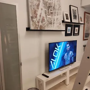 Mini House Loft 25m2 In Barcelona